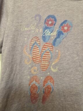 Flip Flop Graphic Tee in Lavender with Blue and Coral Prints